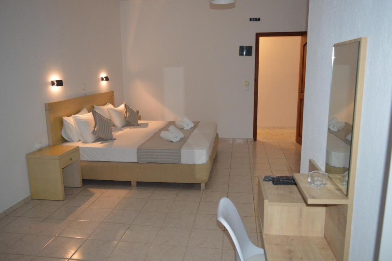 Junction Studios Skiathos stad Exteriör bild